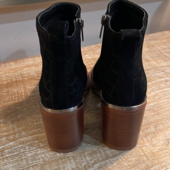 Black suede booties  by Vince Camino size 8 1/2M - Picture 2 of 8